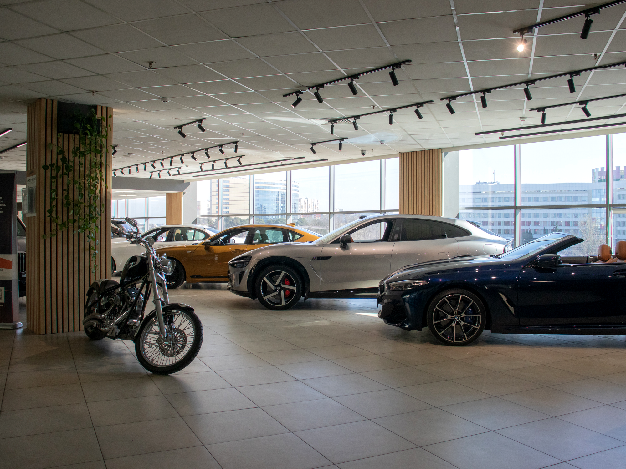 ШикАвто: 20 лет опыта и полный цикл покупки автомобиля под ключ