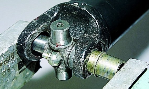 Замена подшипник и крестовины карданного вала